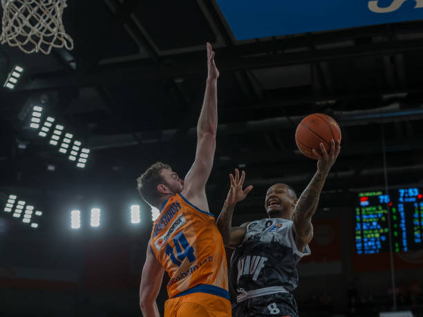 危机的年轻 危机的年轻