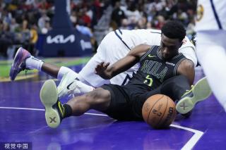 士气明显受 士气明显受